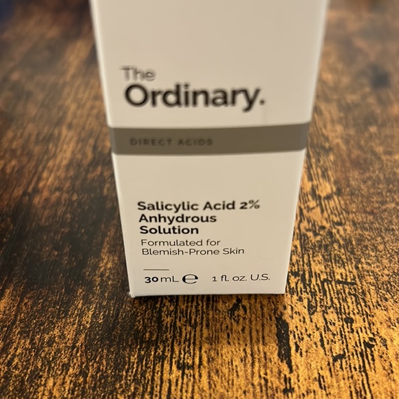 Ultimate Bundle: Alpha H, The Ordinary, Neostrata, Skinfix, and April Skin - Picture 4 of 7